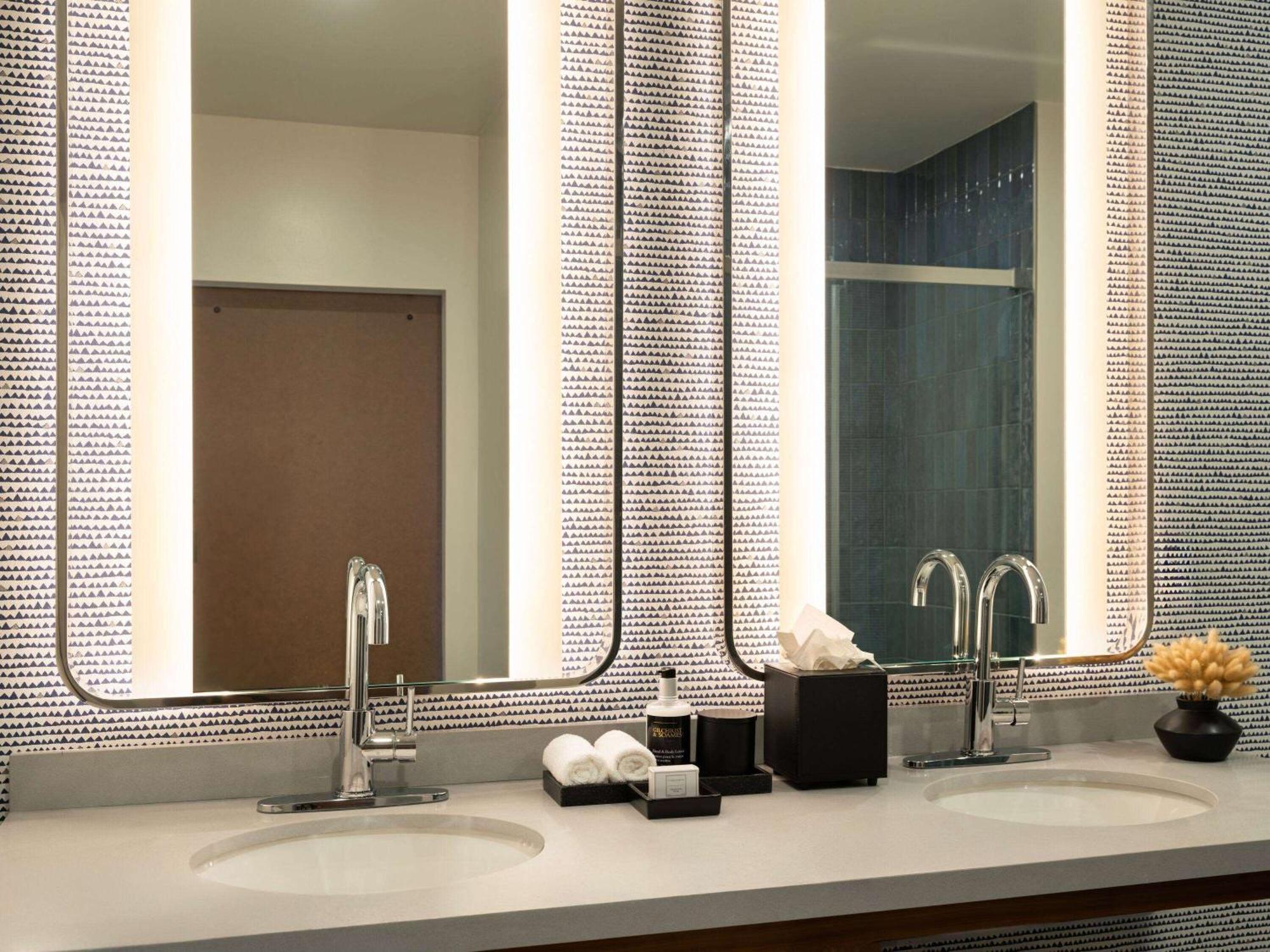 Origin Kansas City Riverfront, A Wyndham Hotel Ngoại thất bức ảnh